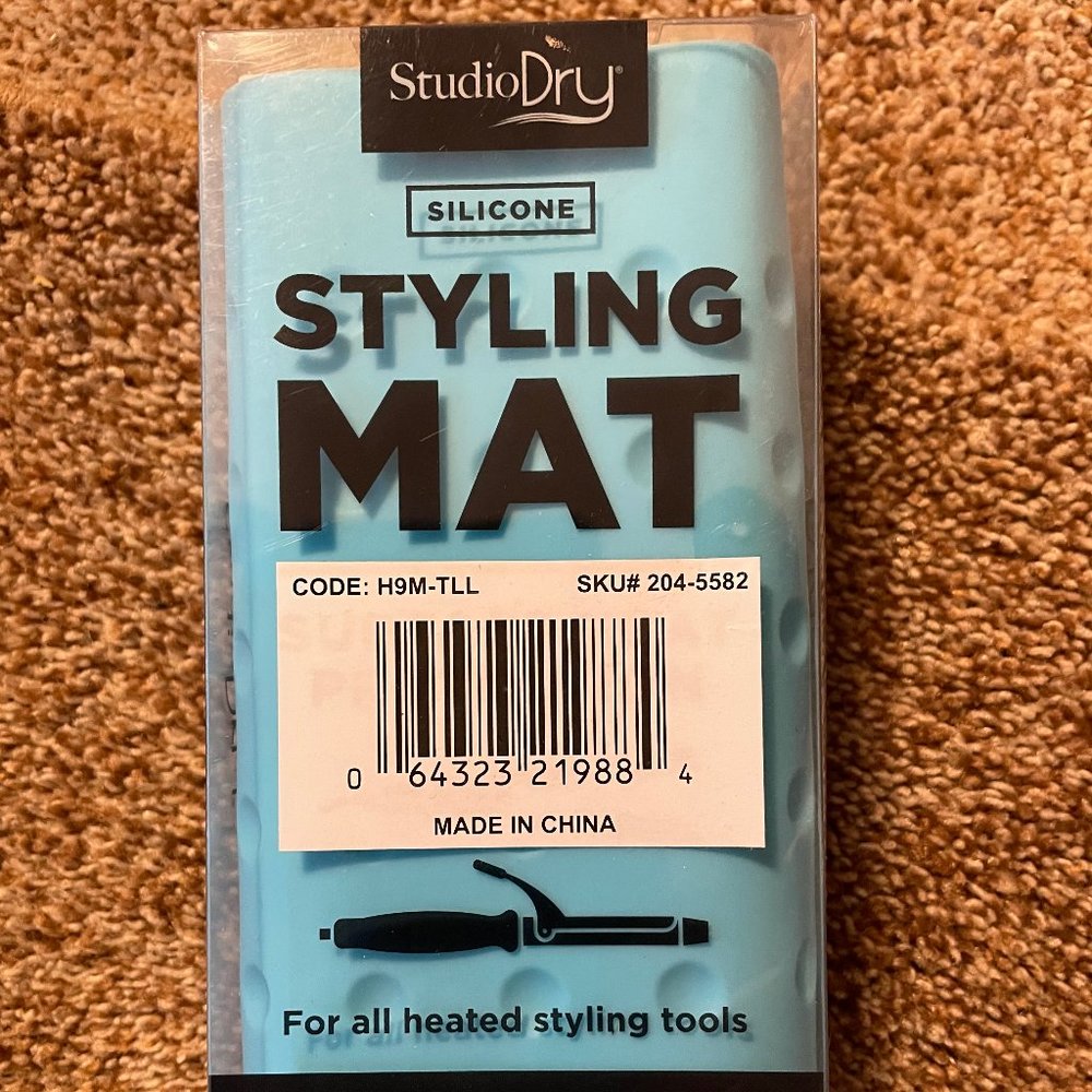 Studio Dry - Silicone Styling Mat 21 x 16 cm - Blue- For Heated Styling …